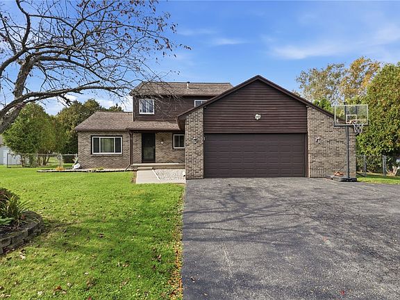 2nd image of 22 Charter Cir
