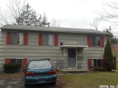 100 Maris Dr, Syracuse, NY, 13207