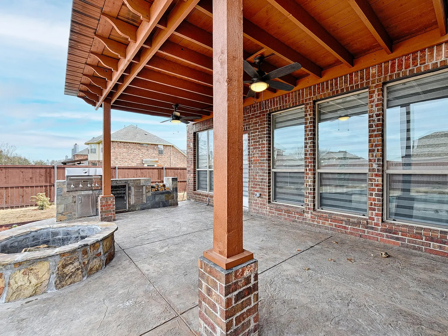 6 bed, 3748 sqft, $4,100 — Photo 4