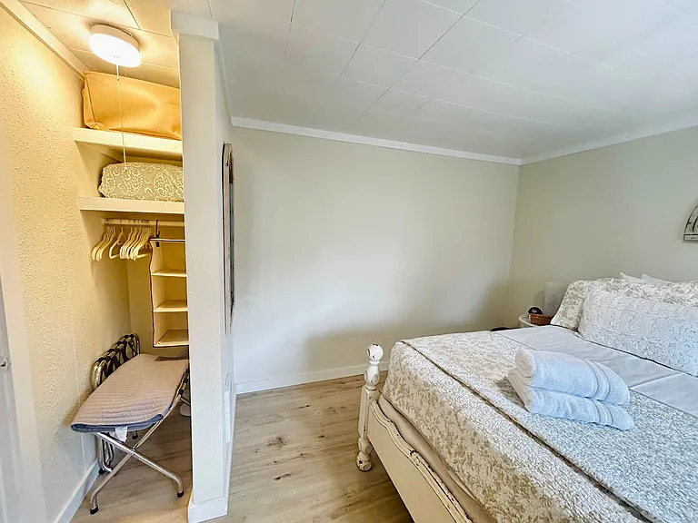 1021 W Mill Ave — Photo 18