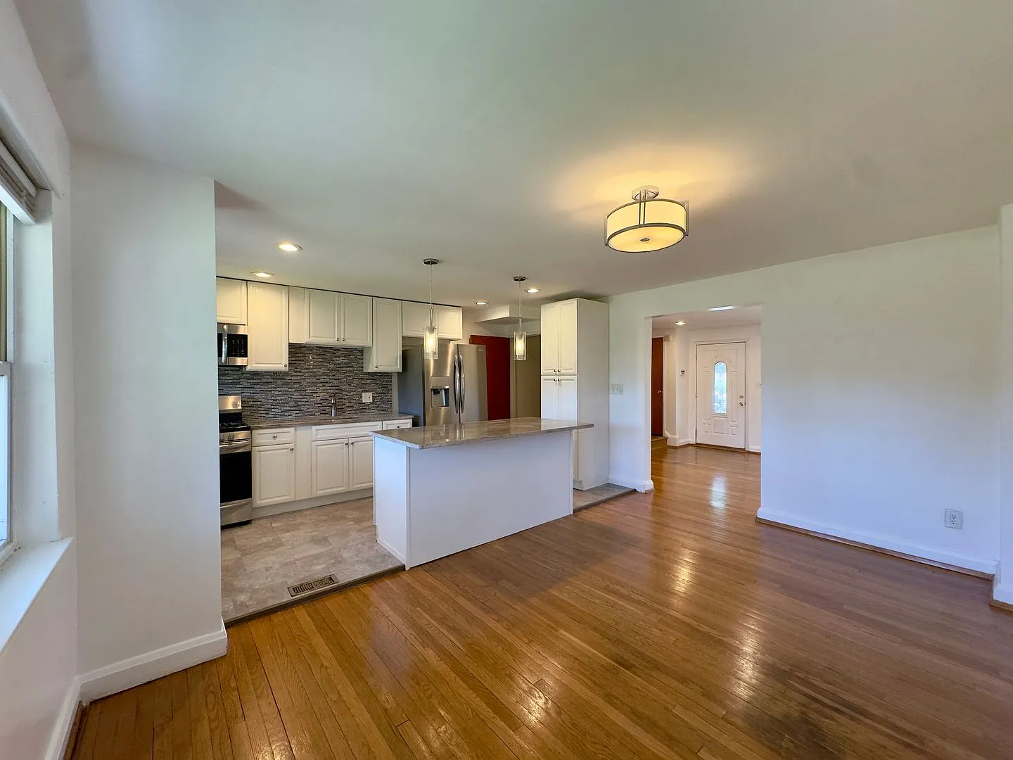 Charming 3 Bedroom/2 Bathroom Townhome in Loch Raven, MD! — Photo 3