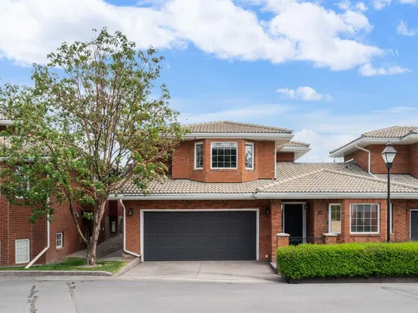 35 W Prominence Path SW, Calgary, AB T3H 2W7