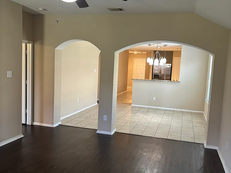 2047 Enchanted Rock Dr — Photo 7