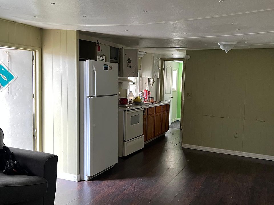 1st image of 22 Holly Dr #B