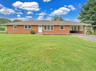 144 Maple Ave, Troutville, VA 24175