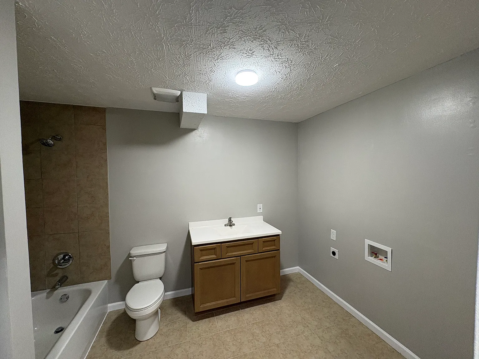 2 bed, 950 sqft, $1,350 — Photo 4
