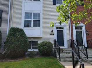 306 Heritage Trl, Circle Pines, MN 55014