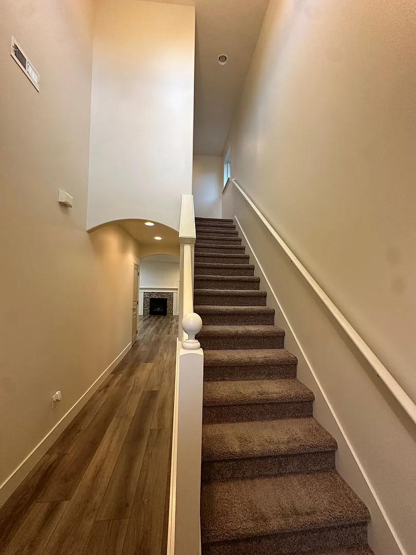 New listing off Pettigrew! A/C! A must see! — Photo 4