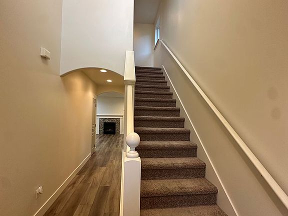 4th image of 21190 Darnel Ave