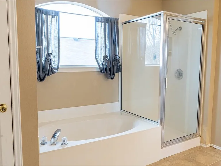 1608 Diana Dr — Photo 14