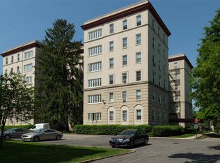 2 Park Ln APT 2D, Mount Vernon, NY 10552