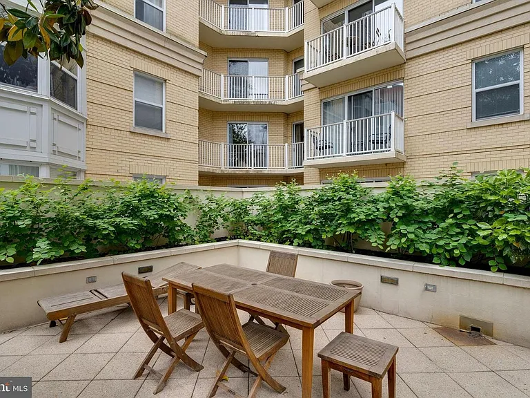 1111 11th St NW #201 — Photo 25