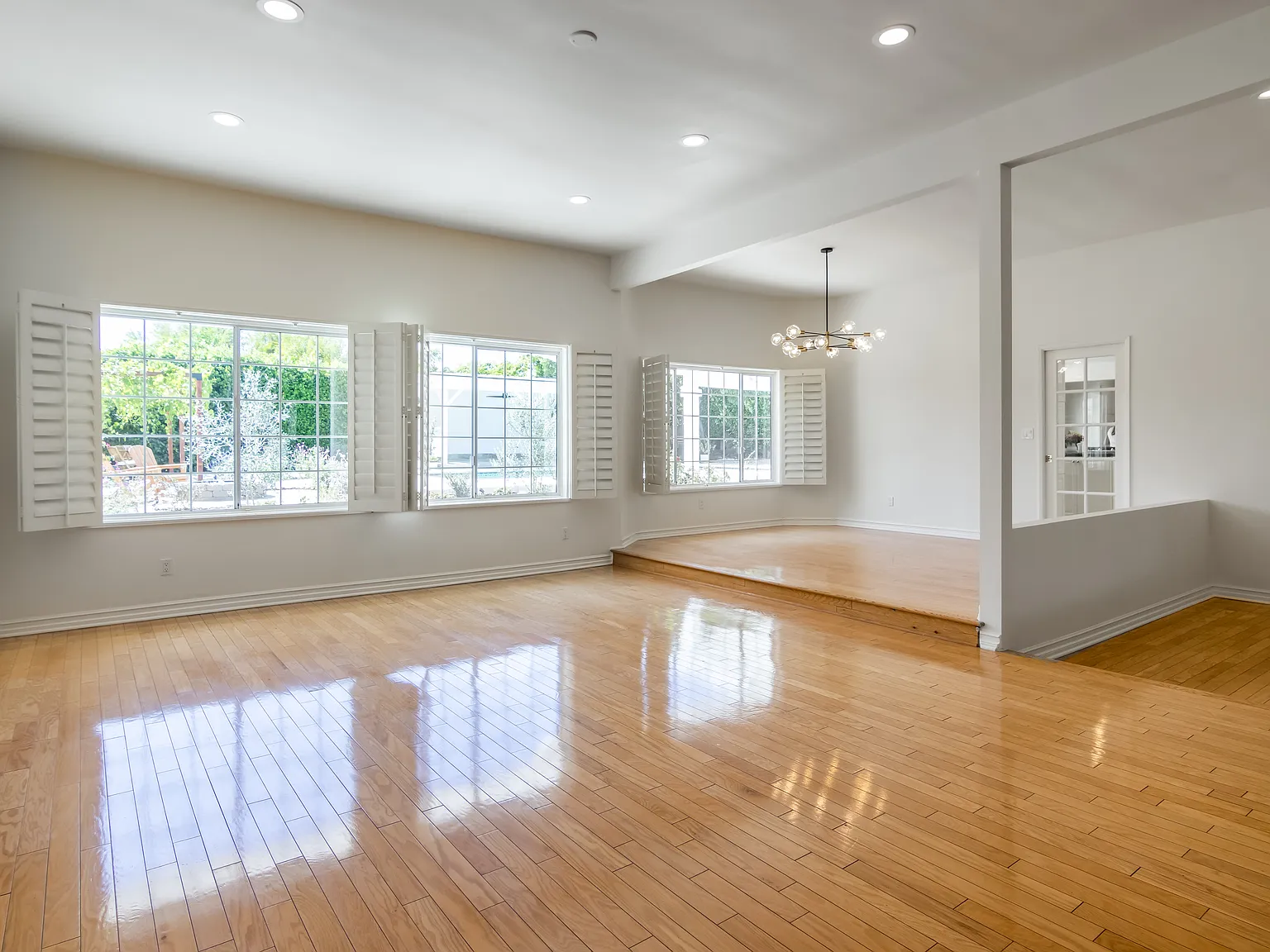 5 bed, 3606 sqft, $10,500 — Photo 4