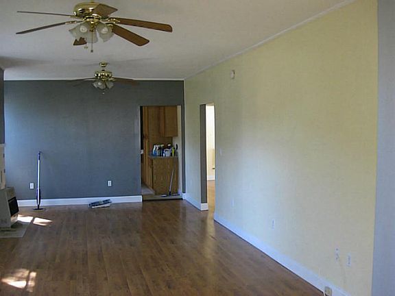 3rd image of 4118 Elba St