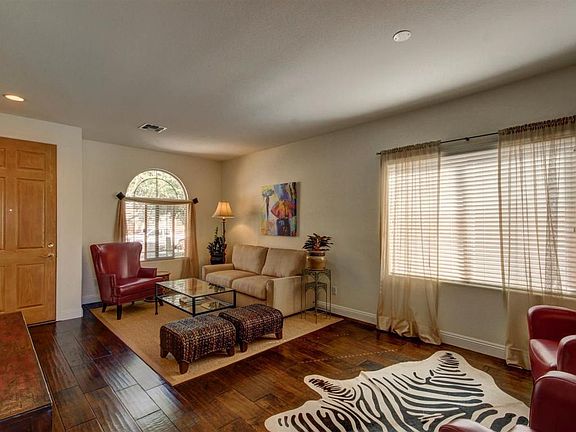 3rd image of 895 E La Costa Pl