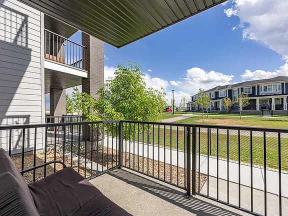 2nd image of 395 SE Skyview Pkwy NE #1109