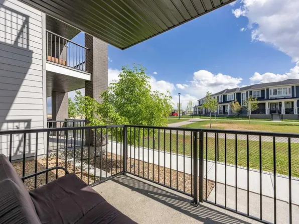 395 SE Skyview Pkwy NE #1109, Calgary, AB T3N 2K1