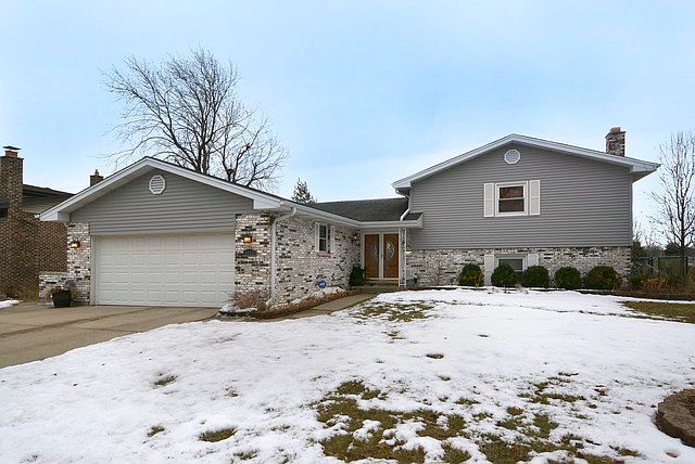 1st image of 1523 E Crabtree Dr