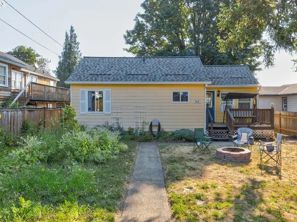 1610 4th St, Columbia City, OR 97018