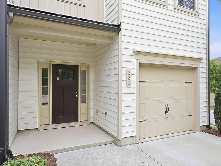 221 Irving Way — Photo 34