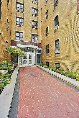 Sold by Voro Purple LLC | media 19