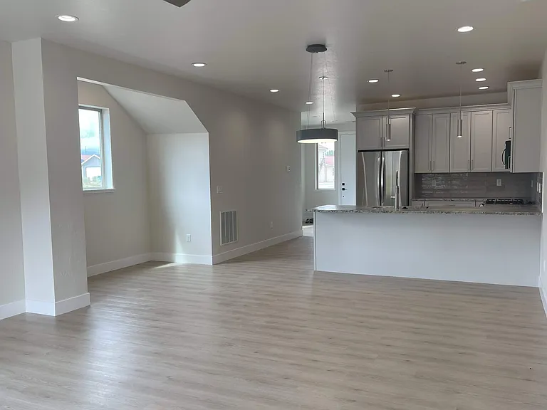 403 Alabama St #B — Photo 11