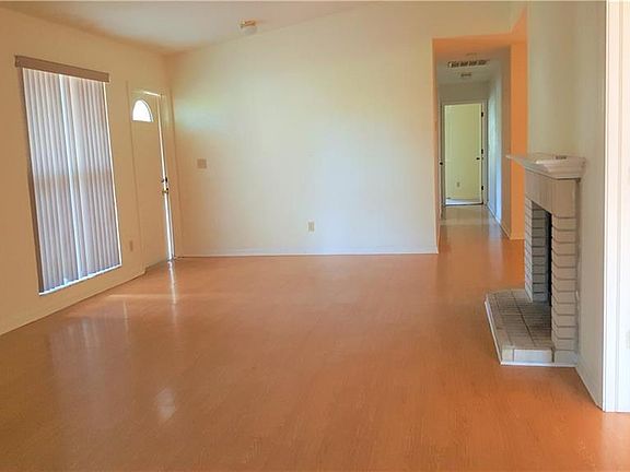 2nd image of 12281 Londonderry Ln