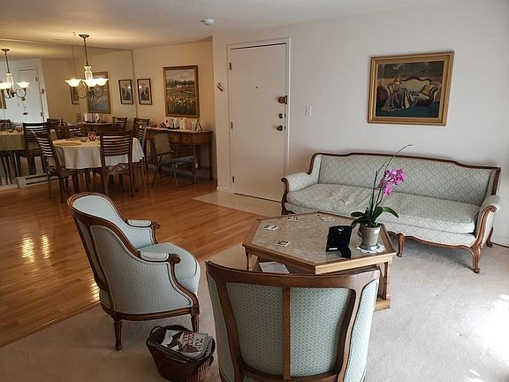 3rd image of 1 Royal Crest Dr APT 5