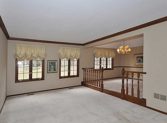 4th image of 5 Wayne Ln