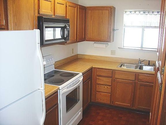 2nd image of 3285 Canyon Dr Unit 24