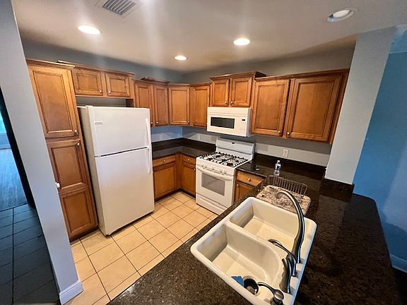 2nd image of 7687 Heritage Crossing Way