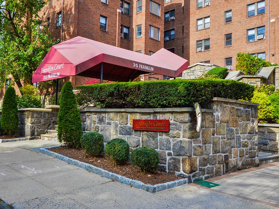 1st image of 3 Franklin Ave APT 1K