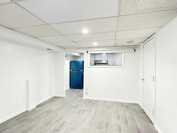 2nd image of 668 Travis Ave #Basement