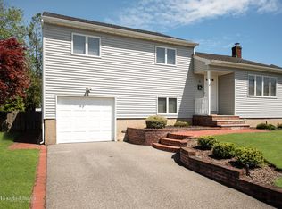 52 Jerome Ave, Hicksville, NY 11801