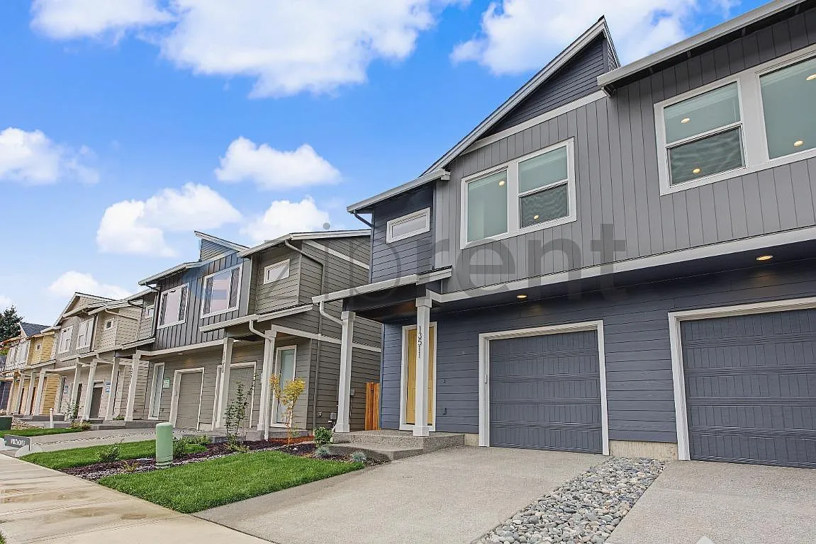 3 bed, 2.5 bath, 1572 sqft, $2,800 — Photo 2