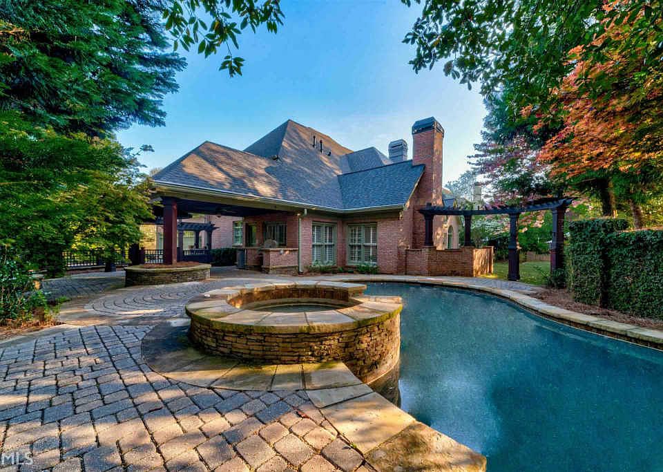 2nd image of 6045 Laurel Oak Dr
