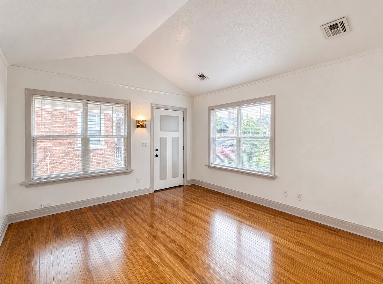 939/941 East Drive - 941 — Photo 4