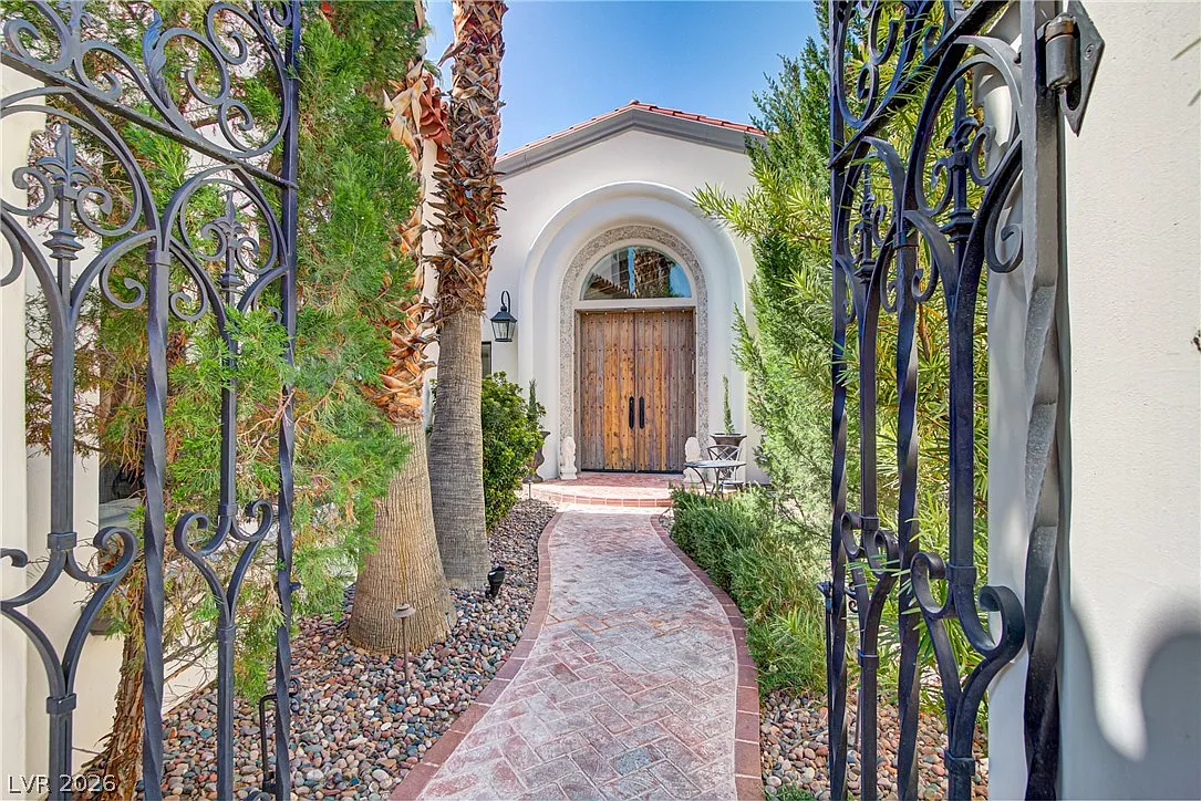 5 bed, 4.5 bath, 5000 sqft, $13,000 — Photo 4