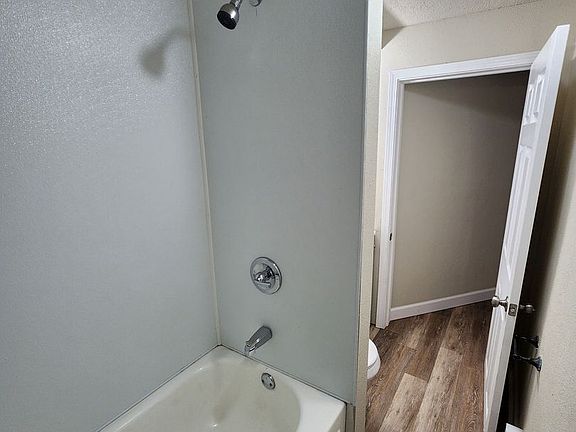 4th image of 1110 29th St APT 7