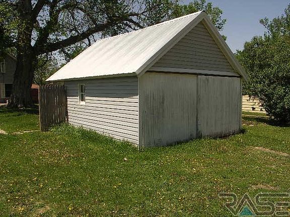 2nd image of 408 Louisiana Ave