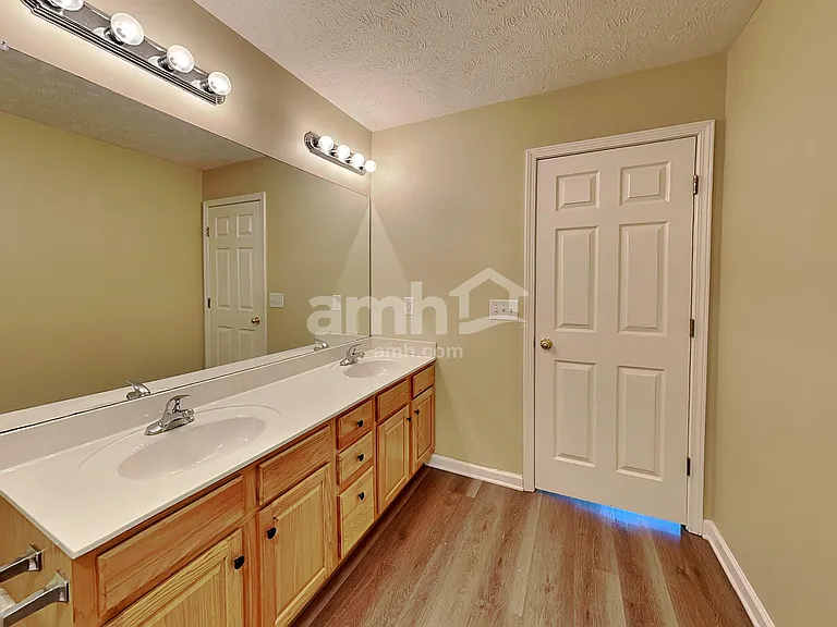 4239 Turnberry Rd — Photo 15