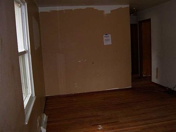2nd image of 5905 N Wacker Dr
