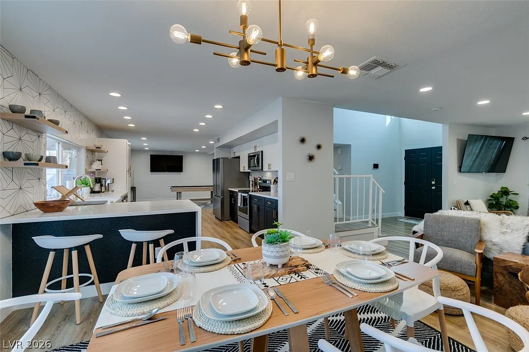 4 bed, 3.0 bath, 2163 sqft, $3,600 — Photo 2