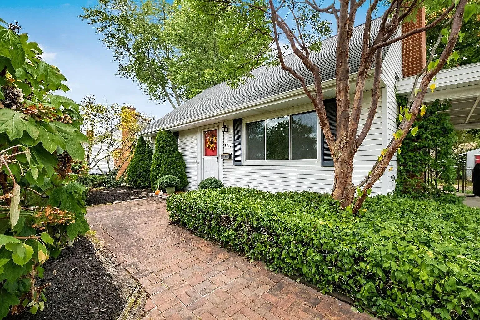 2366 Shrewsbury Rd photo 1