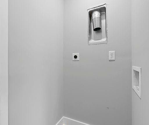5th image of 1460 E Mound St #A