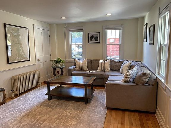 4th image of 10 Warren St #1