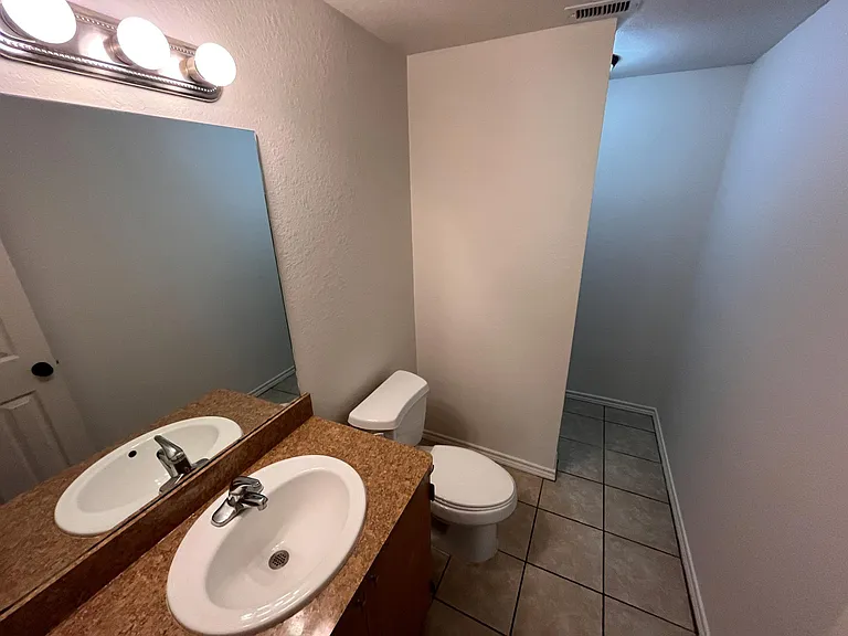 101 Sweeney Ave — Photo 15