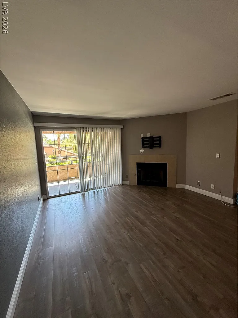 2 bed, 2.0 bath, 1053 sqft, $1,519 — Photo 3