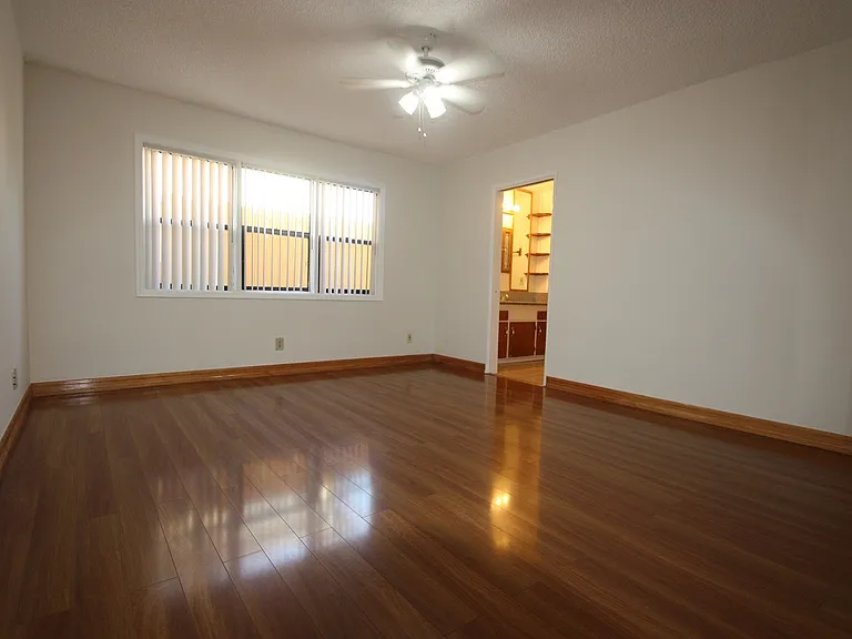 2262 S Carmelina Ave — Photo 23