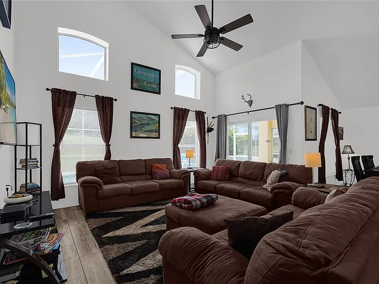 204 Gleneagles Dr — Photo 37